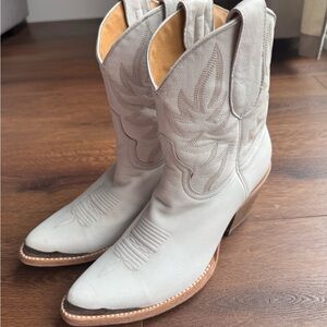 Idyllwind charmed life short western boots  Sz 8